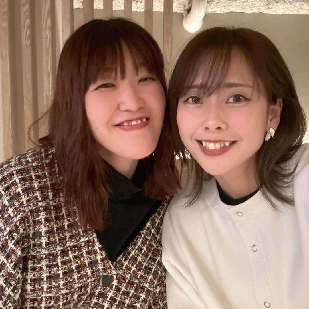 吉岡可奈さんのインスタグラム写真 - (吉岡可奈Instagram)「. たくさんおしゃべりして 楽しい時間過ごせた🦊🌸🌸 6時間は喋り通したな〜🤔 喉からからよ😎 . いつもありがとう🌹 . . . #時差投稿 #吉岡可奈  #ヴィアーレ兵庫 #ノバック #井上愛里沙 #ヴィクトリーナ姫路 #女子バレー #バレーボール #また遊ぼうね」12月4日 19時07分 - kana_yoshio