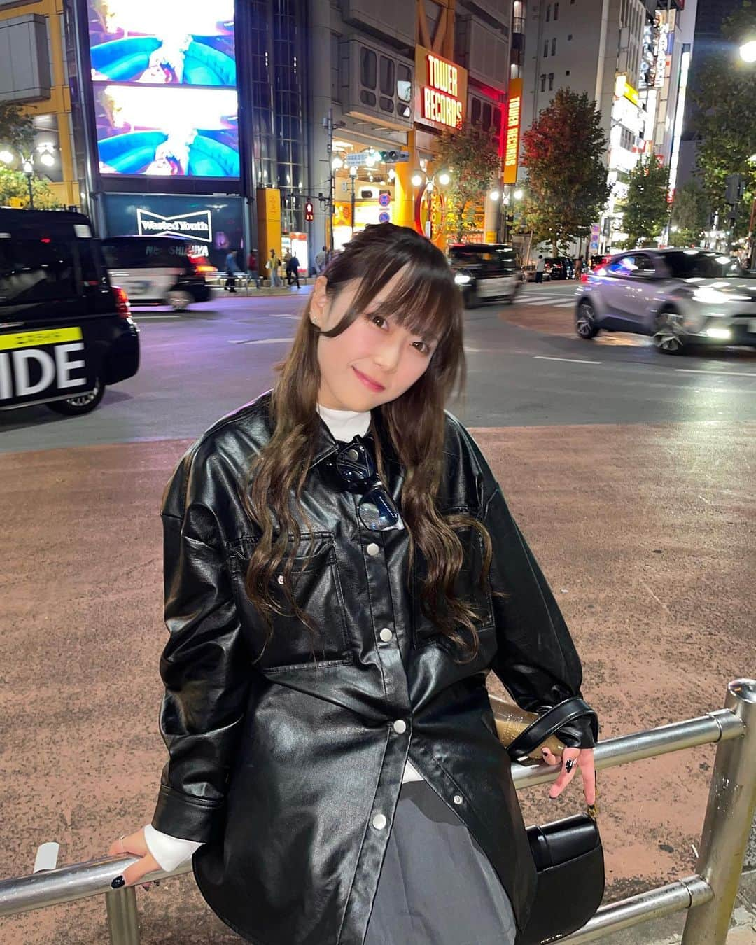 益田愛里沙さんのインスタグラム写真 - (益田愛里沙Instagram)「最近ずっとハーフアップなの！してほしい髪型とかあるー、？🤔🐰」12月4日 19時34分 - 24_arisa