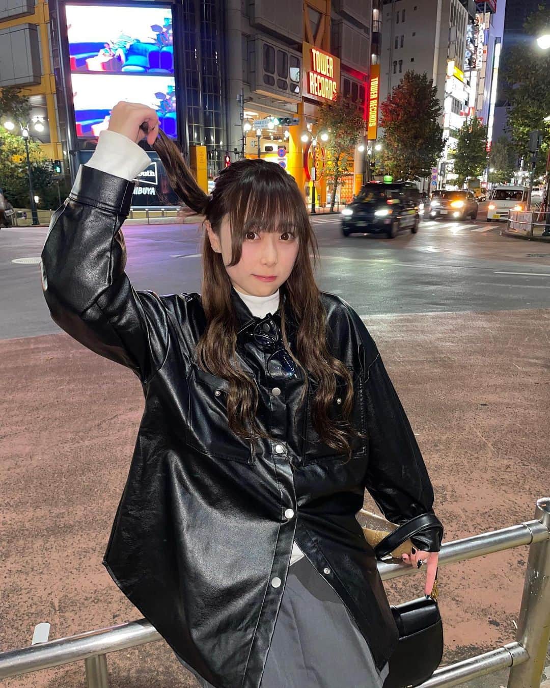 益田愛里沙さんのインスタグラム写真 - (益田愛里沙Instagram)「最近ずっとハーフアップなの！してほしい髪型とかあるー、？🤔🐰」12月4日 19時34分 - 24_arisa