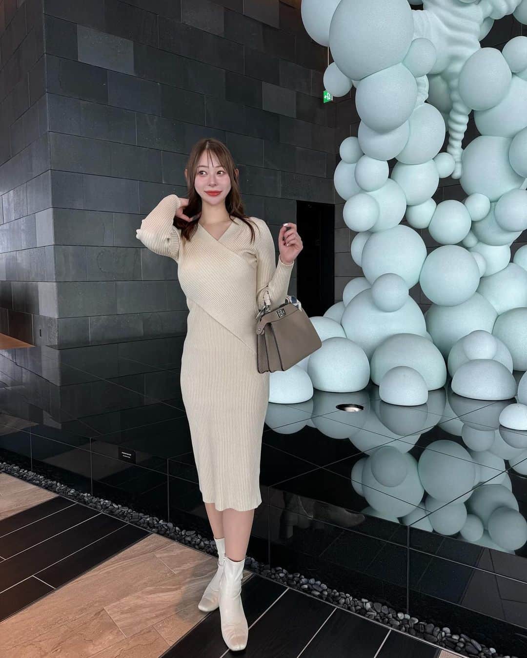 karen okajimaさんのインスタグラム写真 - (karen okajimaInstagram)「#おかじコーデ 🤍🫶 🉐#かれんお得情報 あり✨  昨日のホテルコーデ🤗🤍 このワンピース形良いしフィットして 着心地抜群でこの値段にびっくり👏❤️  ワンピースのID→ 11603589  元々安いのに、私のクーポンを使ったら また更に安くなるよん🥺🫶💗👇  🉐👉 EBSJP374(12/31まで💞)  お買い上げ金額1～5,999円までは15%OFF 6000円以上は20%OFFになります❤️ （クーポンの利用時間をご注意ください)  #SHEIN #SHEINforAll #SHEIN1111sale #SHEINGoodFinds #loveshein #saveinstyle #PR」12月4日 19時29分 - karenokajima0318