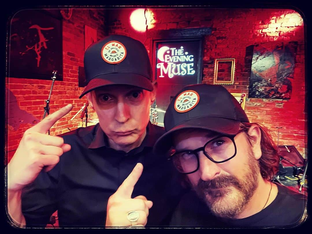 リチャード・スペイト Jrさんのインスタグラム写真 - (リチャード・スペイト JrInstagram)「While on tour, these boys like to enjoy a little El Mar. If you dig margaritas, then you should, too. @enjoyelmar @haydenleemusic #Pbj(r.) @jasonmannsmusic @officialbrianab @paulcarella @billy.moran」12月5日 1時11分 - dicksp8jr