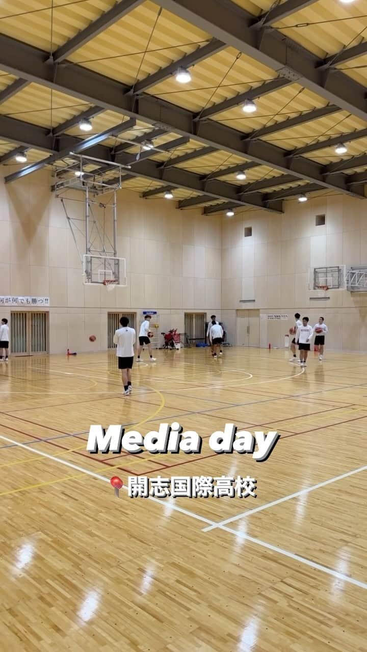 青木太一のインスタグラム：「📍開志国際高校  #バスケ #AOKICKSHOOPS #ウインターカップ」