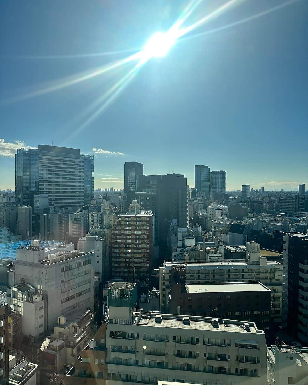 ケアリー・ハートさんのインスタグラム写真 - (ケアリー・ハートInstagram)「Epic last day here in Tokyo!!!! Spent the last day cruising Shabuya, shopping for the family. Got one last sushi train in and had quite the stressful drive to the airport 🤣🤣🤣. Gonna take me a few days to reflect on this trip. And I will be looking at my two @indianmotorcycle that start this week in a much different light. Again, thank you to all of the Japanese builders for the hospitality. I’m in awe of your craft. And special thanks to @indianmotorcycle @dicemagazine @mooneyesjp @forsaken_industries for the once in a lifetime experience.」12月4日 20時08分 - hartluck