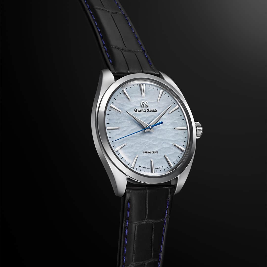 Grand Seiko Official instagramさんのインスタグラム写真 - (Grand Seiko Official instagramInstagram)「【Elegance Collection #SBGY007 】  スプリングドライブモデルが生まれる信州 時の匠工房にほど近い諏訪湖が真冬に全面結氷した時に起きる「御神渡り(おみわたり)」。その神秘的な自然現象をイメージしたダイヤルが特徴的なモデルです。  ムーブメントは、約72時間の持続時間を持つ手巻スプリングドライブキャリバー「9R31」を搭載。ヘアライン仕上げが美しいムーブメントの外観も特徴です。  #grandseiko #グランドセイコー #thenatureoftime #aliveintime」12月4日 20時30分 - grandseikojapan