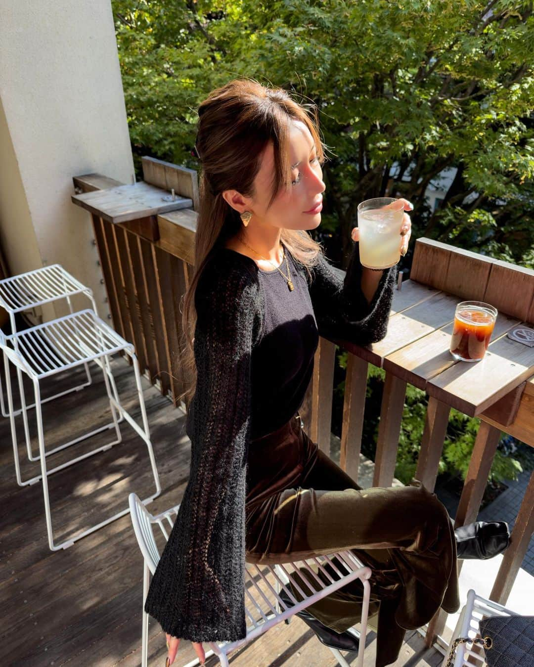 Azuさんのインスタグラム写真 - (AzuInstagram)「日中暖かかったからテラスのカフェで☕︎✨ 服はお気に入りの❤️  #ファッション#コーデ#コーディネート#glamlips#glamlipsshop #グラムリップス#ハーフアップ」12月4日 20時18分 - azu.aaatan