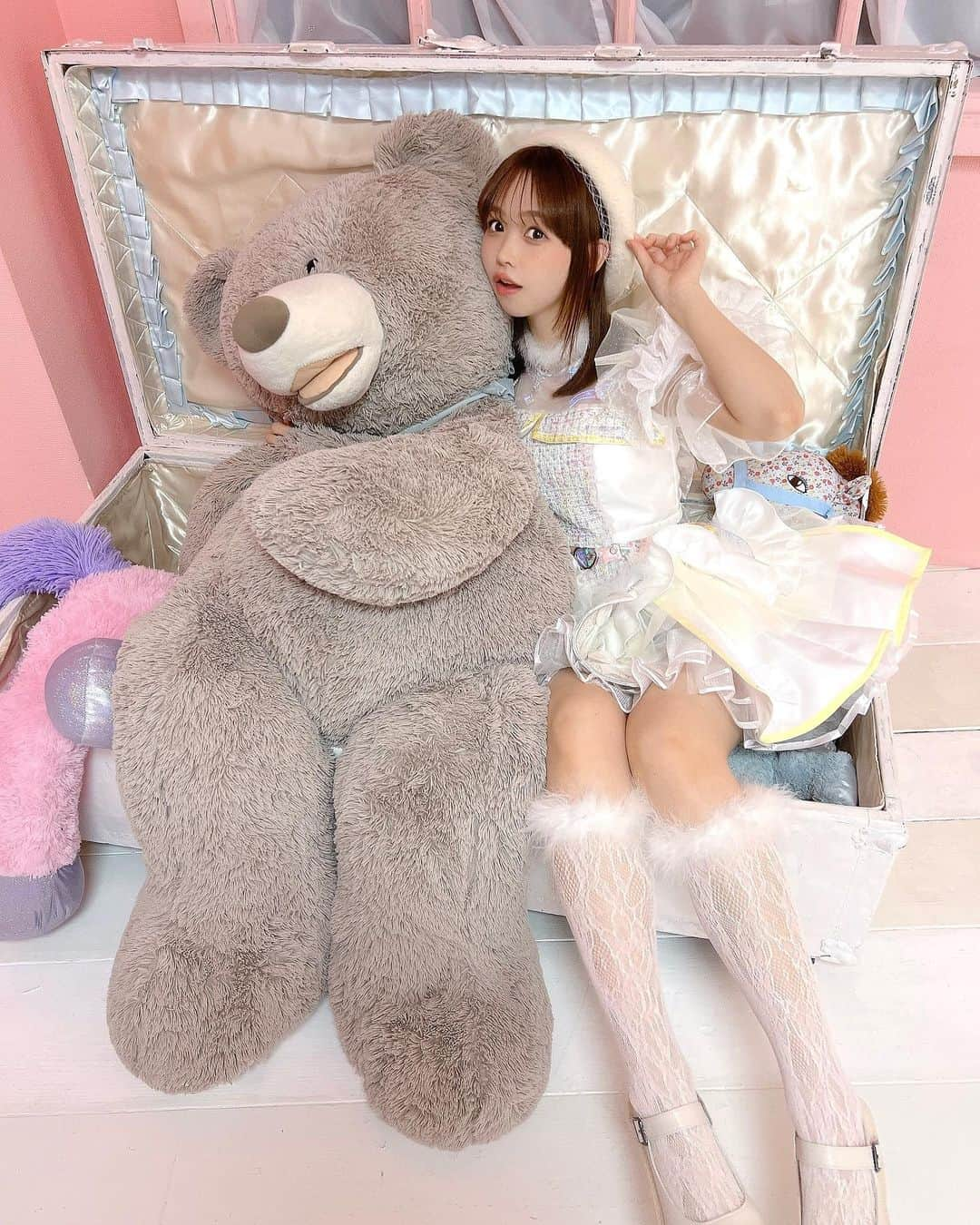 ハルナさんのインスタグラム写真 - (ハルナInstagram)「☁️ ． ⁡ 君の天才的なアイドル様？🧸🌟 (になりたい) ⁡ ． ． #過去pic #idol #アイドル衣装 #撮影 #被写体女子 #被写体になります #ミディアムヘア #ストレートヘア #フォロー #いいね返し #좋아요 #좋아요환영‪ #photography #likesforlike #instalike #followers #followforfollowback #nippon #japan #fashion #fashionstyle #ootd #japanesegirl #instagood #instamood」12月4日 20時12分 - haruna_h616