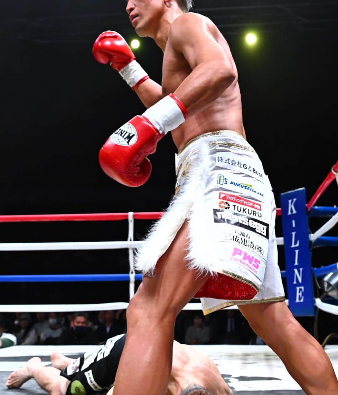 城戸康裕さんのインスタグラム写真 - (城戸康裕Instagram)「THEきーちゃんハイキック🦶 ・ ・ ・ この一瞬のためだけに、何ヶ月も準備・減量・日々のトレーニングをする❗️ ・ ・ またがんばろ😆✨ ・ ・ #バウトレビュー提供　 @bigbangt1  @taniyamagym  #kickboxing #fighter #ハイキック　#highkick」12月4日 20時12分 - yasuhiro.kido