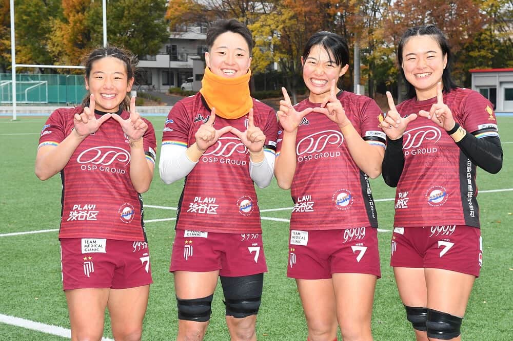 東京フェニックス・ラグビークラブさんのインスタグラム写真 - (東京フェニックス・ラグビークラブInstagram)「オフショット🎶❤️💙  引退しても変わらず応援に来てくれるOGや ウォームアップ前のリラックスシーン  最後の写真は何のポーズでしょうか？🤩😏  #東京山九フェニックス #tokyosankyuphoenix  #女子ラグビー #ラグビー #ラグビー女子 #女子スポーツ #女子アスリート #スポーツ女子 #japanrugby #rugby #asiarugby」12月4日 20時29分 - tokyo_phoenixrc
