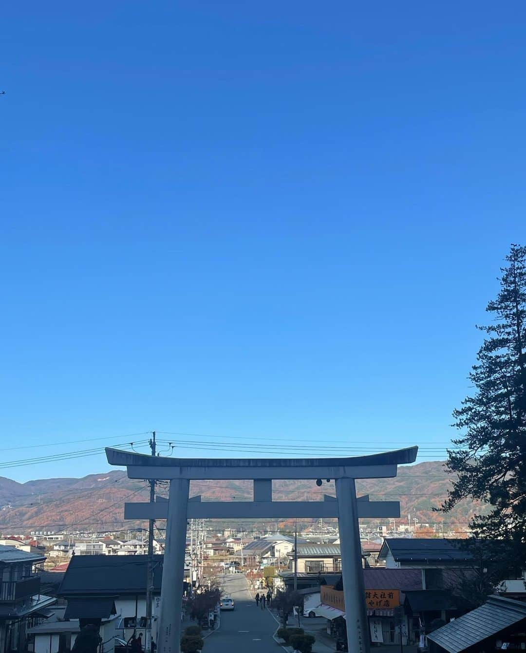 山崎まきこさんのインスタグラム写真 - (山崎まきこInstagram)「⁡ ⁡ 父の還暦祝いで長野旅行⛰️ 綺麗な空気で深呼吸〜。 富士山と八ヶ岳、南アルプス、山々から溢れ出るパワー✨ 最高だった」12月4日 20時32分 - makiko_yamazaki