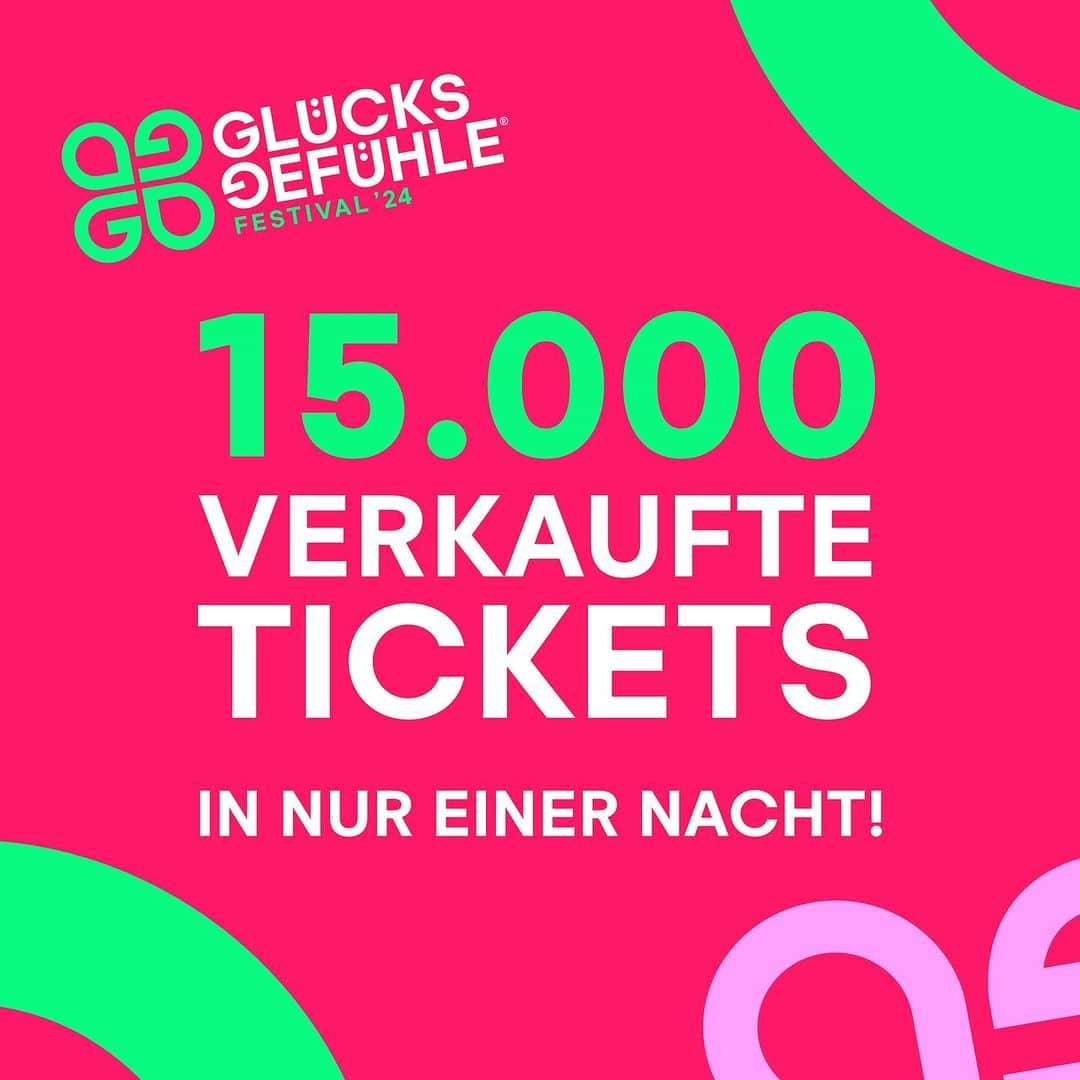 ルーカス・ポドルスキさんのインスタグラム写真 - (ルーカス・ポドルスキInstagram)「Liebe GLÜCKSGEFÜHLE-Familie, wir freuen uns sehr, dass unser breit gefächertes Line Up so gut bei euch ankommt! 🙏🫶 Ihr seid der WAHNSINN, seit gestern Abend, 18 Uhr, wurden über 15.000 Tickets verkauft, vielen Dank! 🤯💚  #glücksgefühlefestival2024 #glücksgefühlefestival #festival #hockenheimring #glücksgefühle #lineup #tickets #sold」12月4日 20時39分 - lukaspodolski