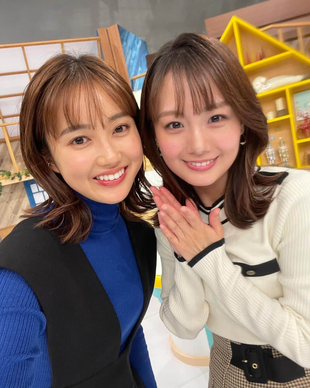 浜﨑日香里のインスタグラム：「⁡ 先日、フジテレビの井上清華アナウンサーが TNCに来てくれました🥹🩷✨ 同じ福岡出身の清華ちゃんとは 会ったのが2回目とは思えない程 話が弾みました😆👏 また今度ゆっくりお話ししようね🥰 ⁡ 2人でめざましテレビとももち浜ストアの 宣伝をさせていただいたので、 ぜひご覧ください☺️✨ 初めてめざましくん持たせてもらって嬉しかったなぁ😆⏰ ⁡ そして、清華ちゃんが司会を務める FNS歌謡祭もぜひご覧ください🎤🤍 私も福岡から応援してます🥹📣✨」