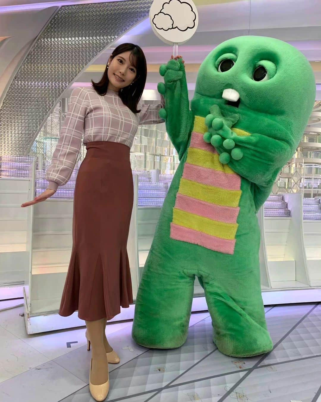 フジテレビ「プライムニュース イブニング」さんのインスタグラム写真 - (フジテレビ「プライムニュース イブニング」Instagram)「関東あす「ヒンヤリ曇り空」  日中は雲が多く、夜は雨が降るところもありそうです🌧️ 体を冷やさないようご注意ください❄️  #イット #ソラよみ #竹俣紅　@benitakemata_official #ガチャピン　@gachapin_official #天気 #お天気」12月4日 20時48分 - livenews_it