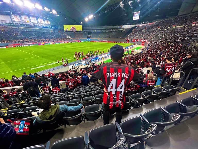 フルカウント千葉のインスタグラム：「*  #小野伸二 選手の最後のプレーを見届けて来ました🔴⚫️  やっぱ、カッケェーっす😭  #consadole #コンサドーレ #THANKYOUSHINJI」