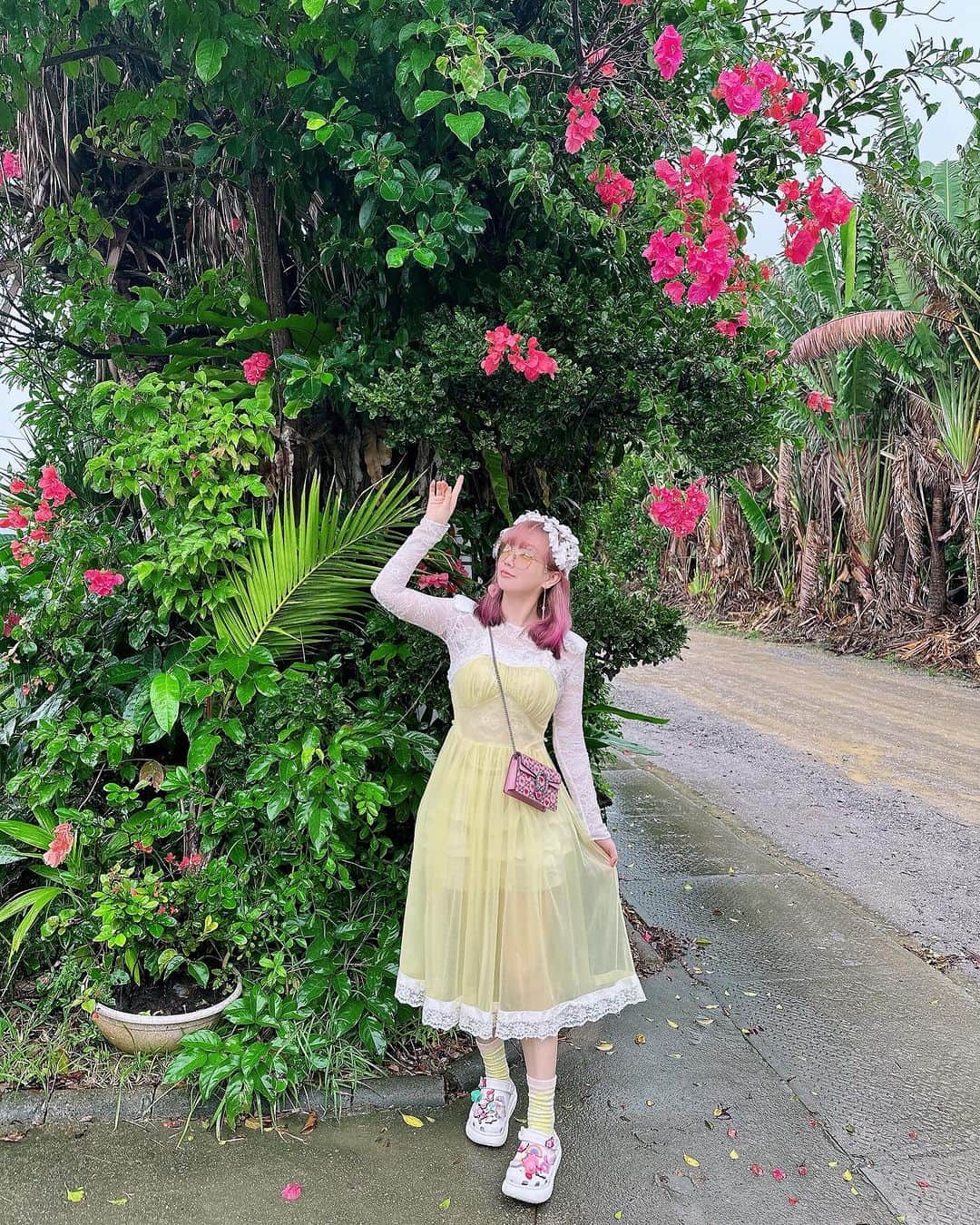 Etsuna otsukAのインスタグラム：「🌺沖縄石垣島2日目🏝️島のんびりLIFEが大好き🥰 沖縄フルーツスムージーや料理は全部美味しいすぎ！ #okinawa #ishigaki」