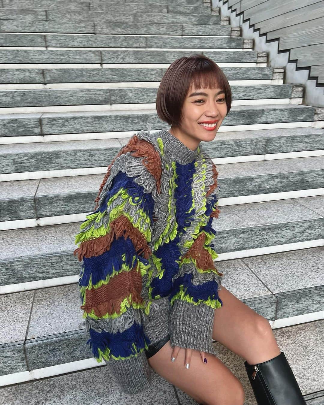 平アスカさんのインスタグラム写真 - (平アスカInstagram)「はーーきゃわいいぃ一目惚れしたニット🧶💙🧡💚 @un3d_official どんな忙しくても服かわいけりゃテンションあがるぅ⤴︎  #asuca_fashion #ootd #outfit #170cmコーデ #un3d #alm #アルム #autumn #enfold #code #fashion」12月4日 21時20分 - asucataira