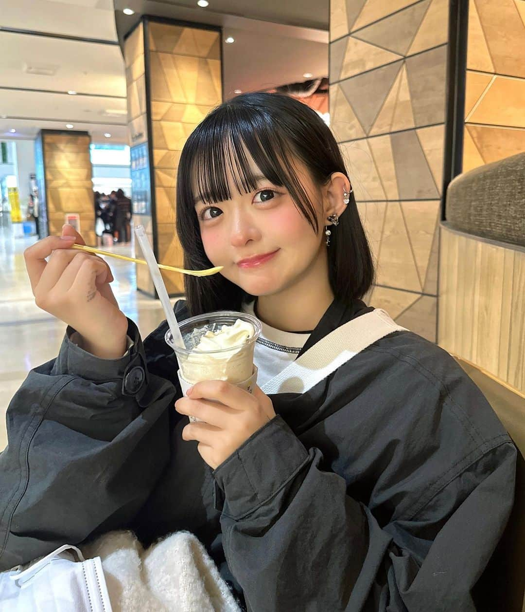 羽崎ほのさんのインスタグラム写真 - (羽崎ほのInstagram)「福岡空港でギリギリ空いてたお店🍨」12月4日 21時20分 - hazaki_hono