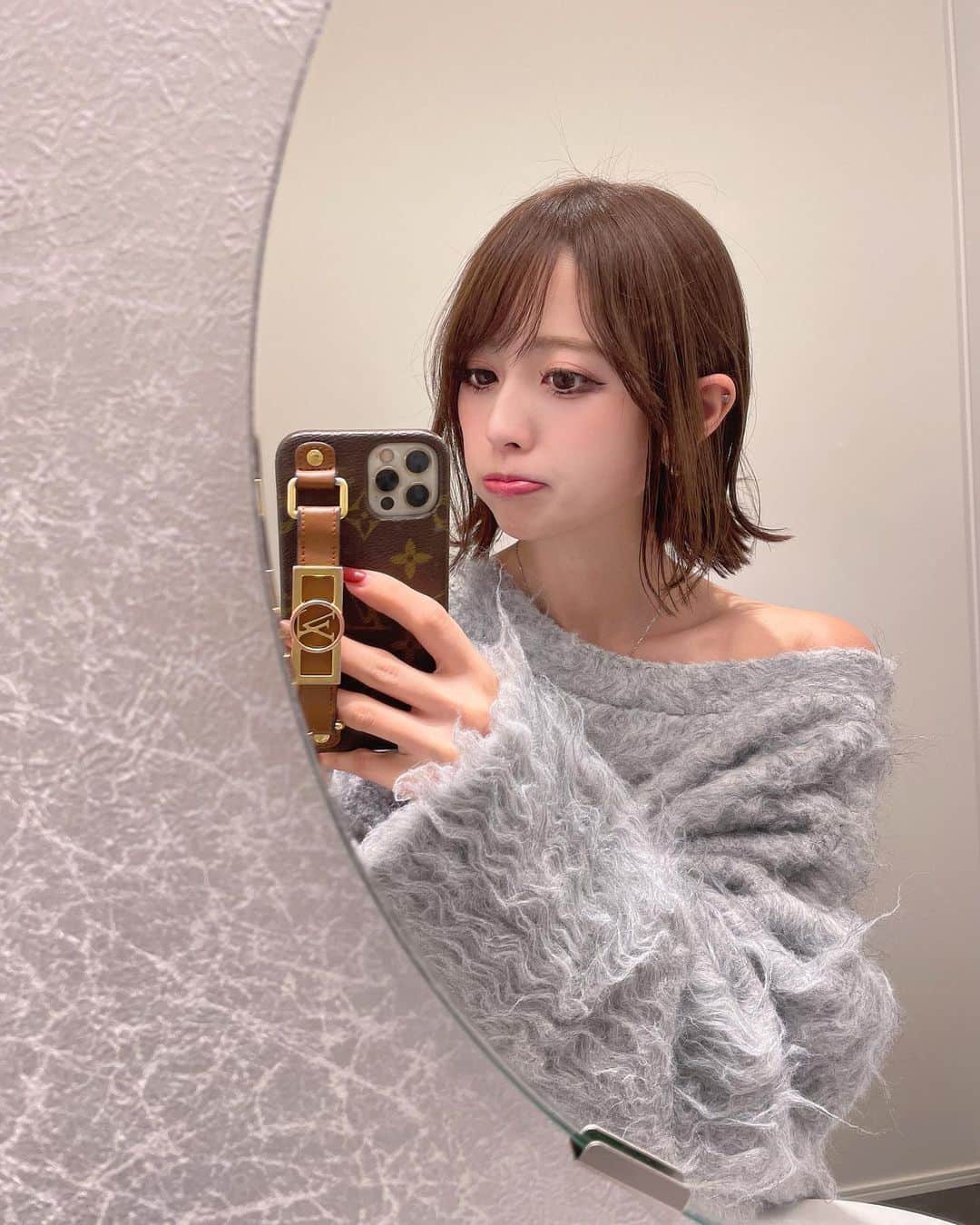 のインスタグラム：「⁡ ⁡ ⁡ 実家の壁の色がかわいすぎる‪🫶🏻🤍 ⁡ ⁡ ⁡ ⁡ ⁡」