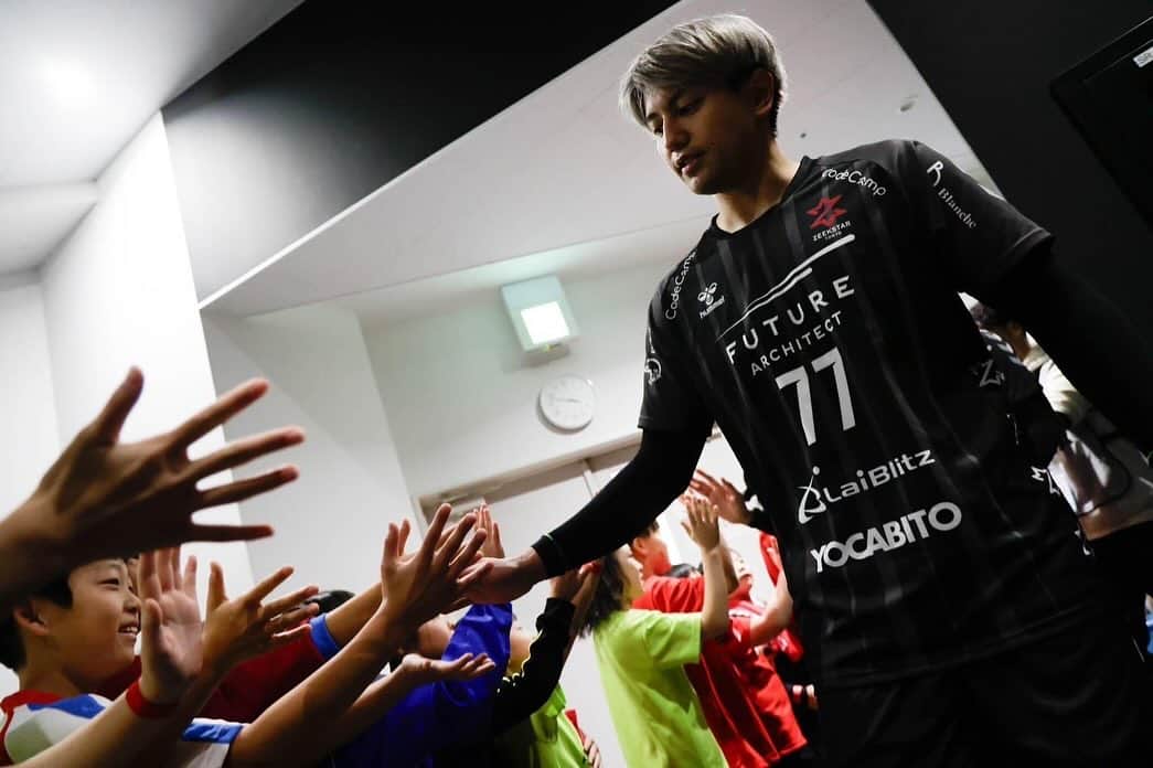 東江雄斗のインスタグラム：「初の函館でのホーム開催！！ 普段とはまた違った雰囲気のホーム戦を味わうことができて、とても楽しかったです😊  函館の皆さんありがとうございました！！  リーグは一旦ブレイクしますが、次は日本選手権‼️ またみんなで頑張ろう🫡🫡  #handball #jhl #bauerfeind #zeekstartokyo」