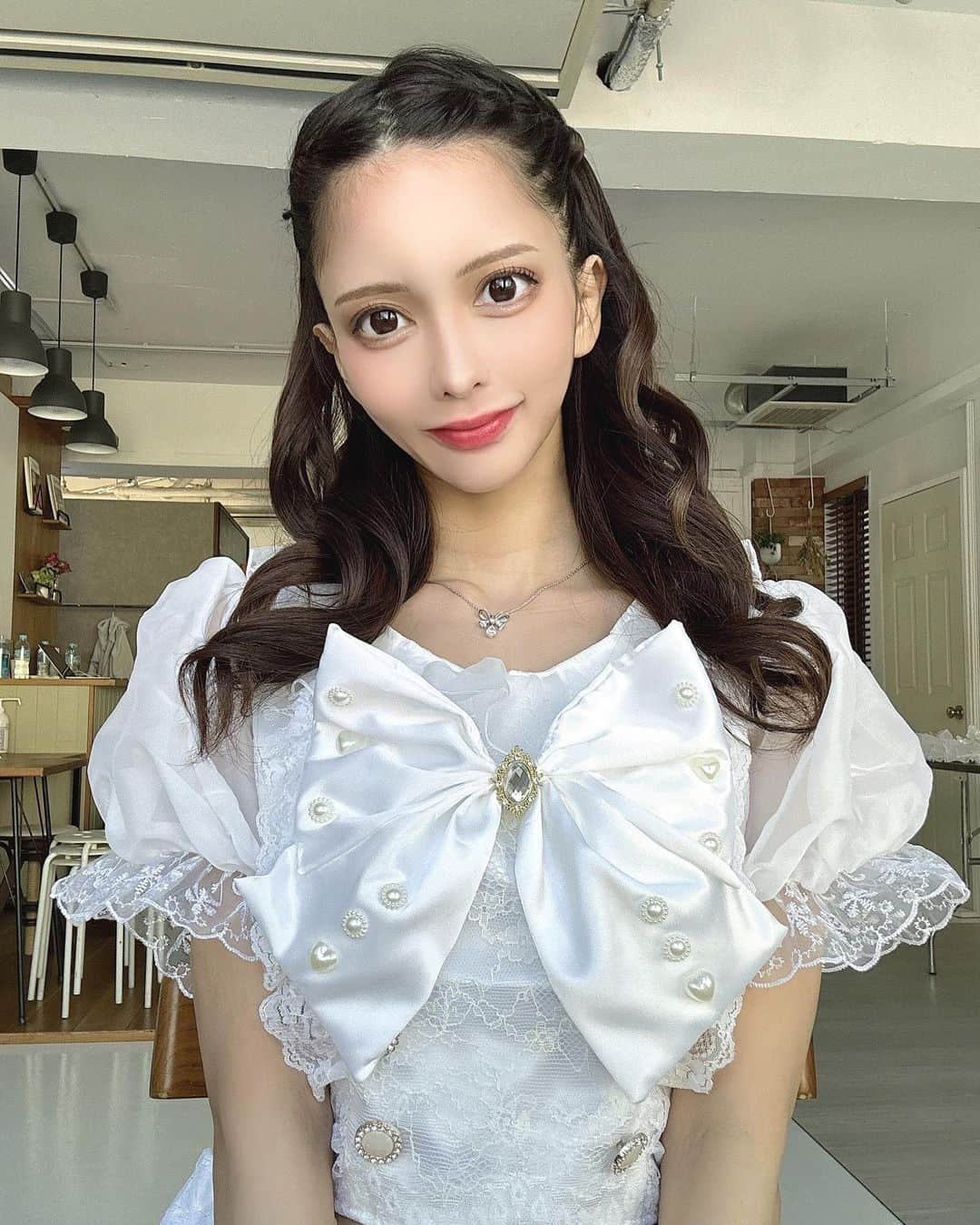 菅野芹那のインスタグラム：「撮影で着たときの🤍👼  　  #コンカフェ  #コンカフェ嬢  #コンカフェ好きと繋がりたい  #みんなの本カノ」