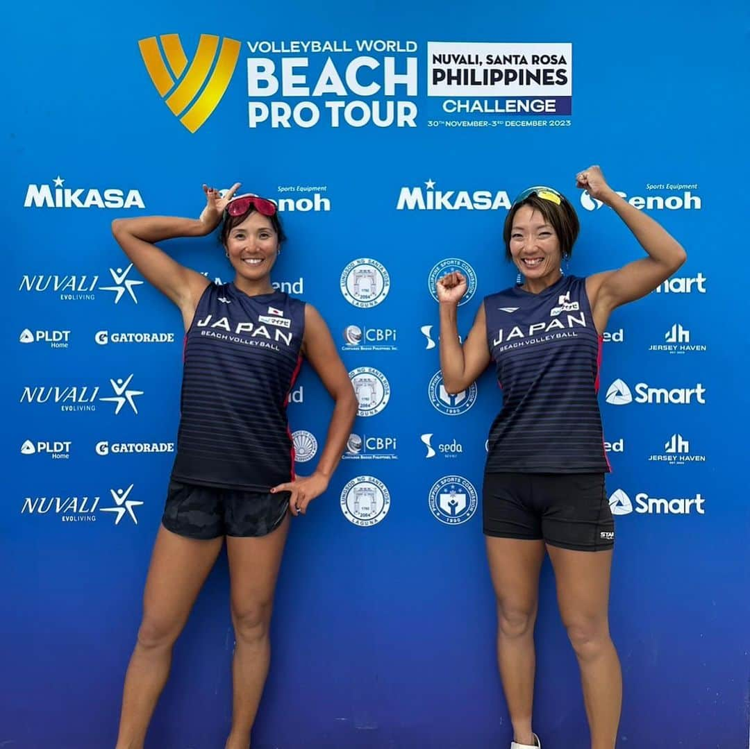 長谷川暁子さんのインスタグラム写真 - (長谷川暁子Instagram)「⁡The TOP 10 for Beach Pro Tour Challenge Philippine🇵🇭(Nuvali) フィリピン🇵🇭大会は9位タイにて終了しました。 たくさんの応援ありがとうございました!!  今大会は予選から勝ち上がり、全部で6試合15セット戦いました。 気温も高い中、何度も接戦がありましたが、力を合わせて戦い抜くことが出来ました！  試合中は相手から狙われることも多く、ボールをたくさん触る機会が増えたことで、 ベストスコアラーとベストアタッカーになりました！  バレーボールでもビーチバレーボールでも得点が取れるのはチームメイトのおかげです。 美樹( @miki_ishii1107 )良いトスをあげてくれてありがとう😊  大学生時代に猛打賞を獲得していたのですが、チームメイトがいつも私を信じてトスをあげてくれて、レシーブやフォローもしてくれて、熱く戦っていた日々の思い出が蘇ってきました。  3月から始まったシーズンPro Tourは全て終了になります。 応援にサポートにありがとうございました😌  #beachvolleyball #volleyball #女子アスリート #トレーニング女子 #ビーチバレーボール #バレーボール #ＮＴＴコムウェア #nttcomware #長谷川暁子 #akikohasegawa #newerajapan #2XU #BeachProTour ⁡」12月4日 21時27分 - akikohaseg