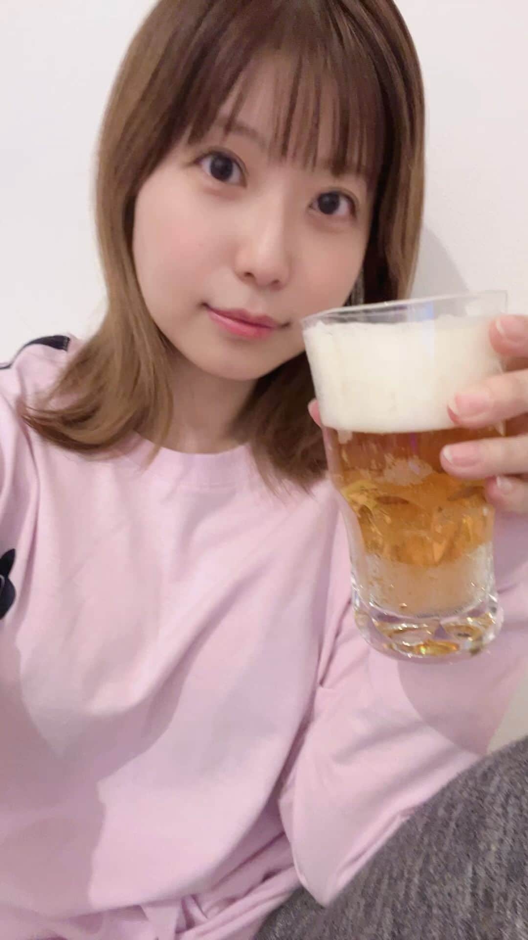 天野麻菜のインスタグラム：「ビール女子。3681」