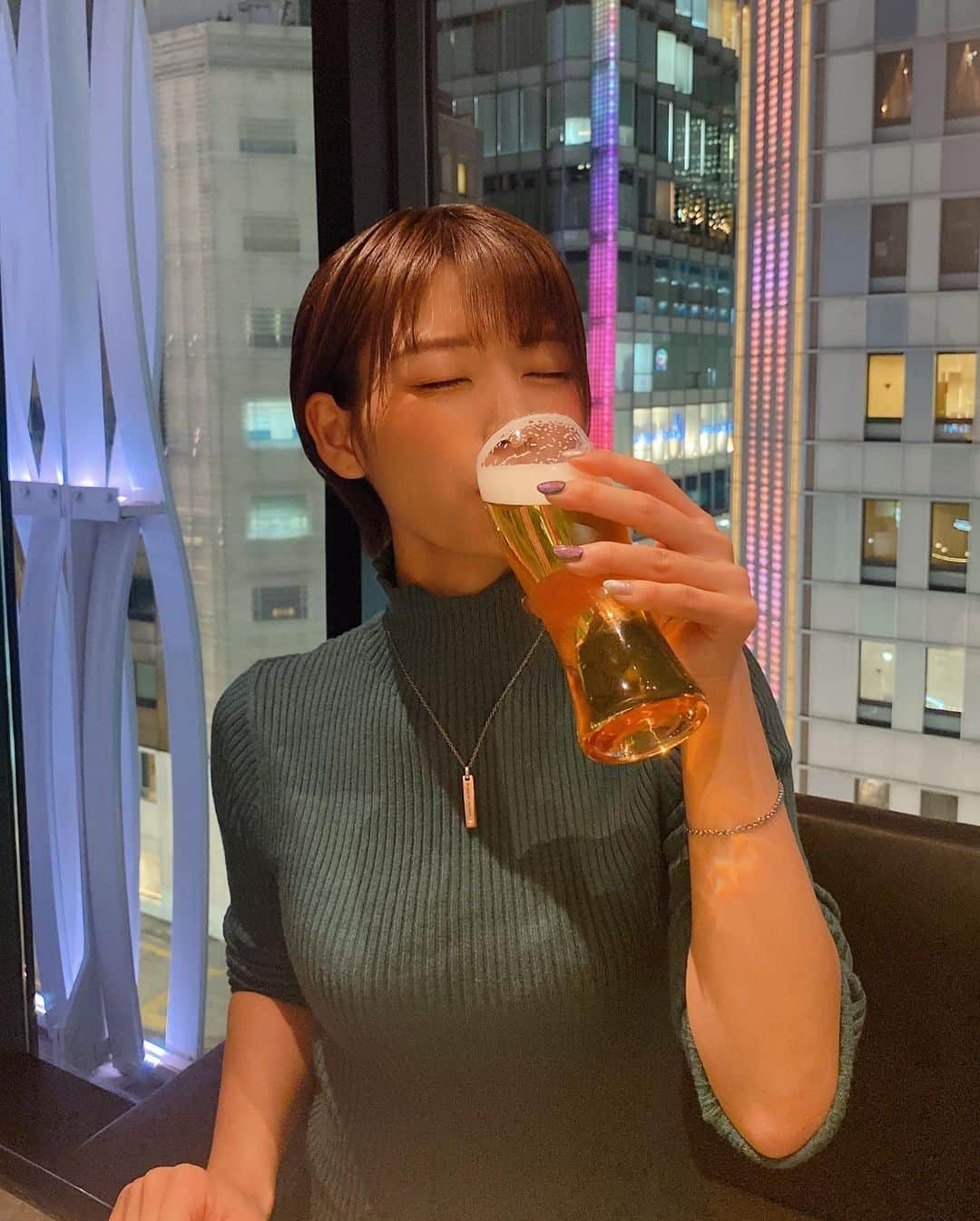 小坂田純奈のインスタグラム：「銀座で米沢牛食べてきた🥹❤️‍🔥  米沢牛上杉銀座本店(@uesugi_ginza )さんに行ってきた！ どれも美味しすぎて舌福すぎたんだけど、 個人的には肉寿司がとろとろで大優勝🏅  米沢牛初めて食べたんだけど、 肉の旨み凝縮されて更に柔らかくて最高だった、、  また食べたい🥹❤️‍🔥  今回私が食べたのが大皿の8,000円のコースだったんだけど、 1月からメニューをリニューアルするみたいで今月このコースはないらしいから注意してね🫶🏻  リニューアル後も楽しみ☺️  PR @uesugi_ginza #米沢牛上杉銀座本店 #銀座ディナー #有楽町ディナー #有楽町グルメ #銀座焼肉 #PR #」