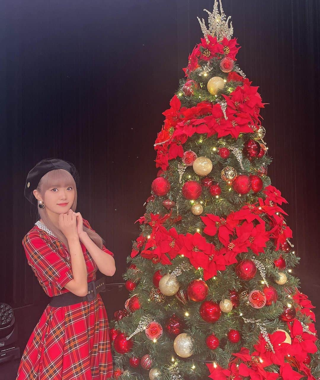 江口紗耶さんのインスタグラム写真 - (江口紗耶Instagram)「・  クリスマスイベント ありがとうございました！！  赤チェックの衣装ほんとに可愛いかった〜🎄❤️  #beyooooonds #江口紗耶 #クリスマス #クリスマスツリー」12月4日 21時56分 - saya_eguchi.official