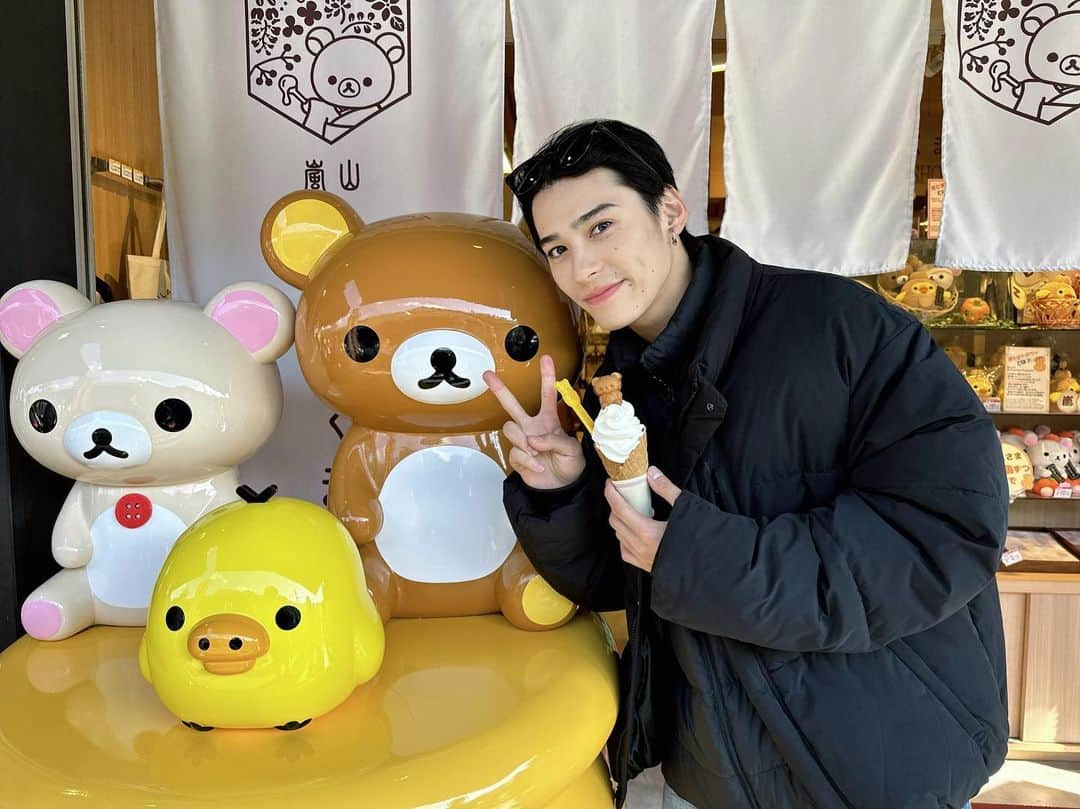 関哲汰さんのインスタグラム写真 - (関哲汰Instagram)「リラックマに包まれたい🐻 ソフトクリームおいしかった🍦  京都公演ありがと🔥 最高でした」12月4日 22時04分 - tetta1124_official