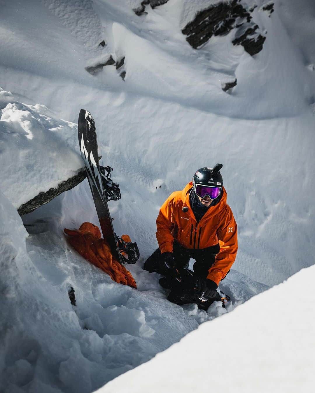 Mammutのインスタグラム：「Redefine your freeride & ski touring experiences with the Eiger Free Advanced collection: unmatched performance paired with a thoughtful, conscious design, making every run count. ☄️  Shop the collection via link in bio.  📷 @milosjakobi   #freeriding #EigerFree #mammut」
