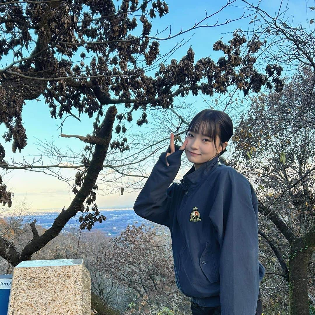 里仲菜月さんのインスタグラム写真 - (里仲菜月Instagram)「最近高尾山登った🗻！」12月4日 22時01分 - natsuki_satonaka