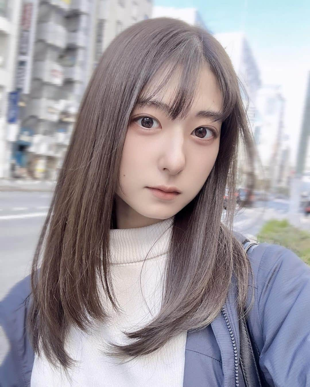 川村海乃のインスタグラム：「#selfie  ヘアメンテ💇‍♀️ スタイル変えずに整えてもらうだけでこんなに違うのすご過ぎる… @answer_beautysalon さんいつもありがとうございます！」