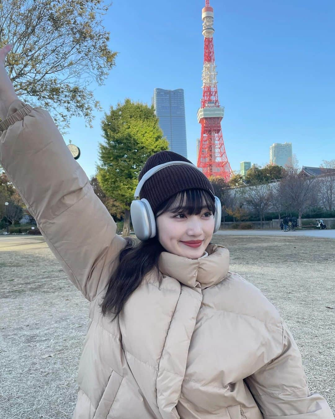 河﨑莉奈さんのインスタグラム写真 - (河﨑莉奈Instagram)「東京タワーいつ見ても綺麗で好き🗼🤎🎧」12月4日 22時01分 - rinya5588