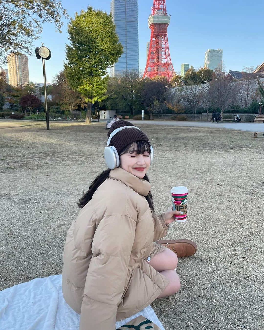 河﨑莉奈のインスタグラム：「東京タワーいつ見ても綺麗で好き🗼🤎🎧」