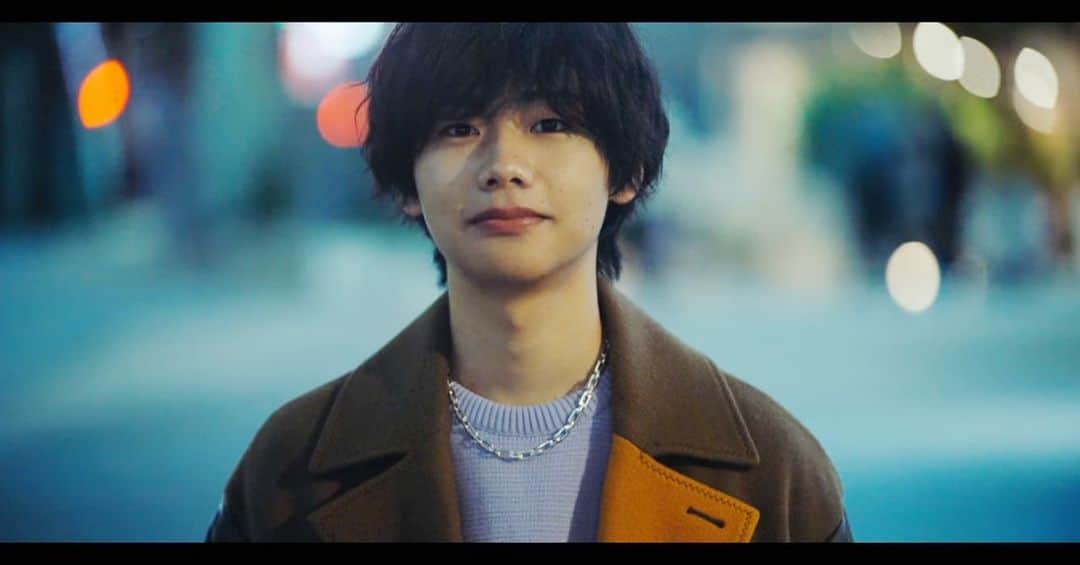A夏目のインスタグラム：「【Music Video公開！🎥】  『Winter Candle』のMVを公開してます！☃️❄️ 感想たくさん届いてる！ 冷たい風浴びながら聴くと尚のことよし！ 見どころ満載だから、見てみて！🫥  ▼配信URL anatsume.lnk.to/wintercandle  ▼Music Video プレミア公開 youtu.be/bTGn9u-Cttw   #wintercandle」