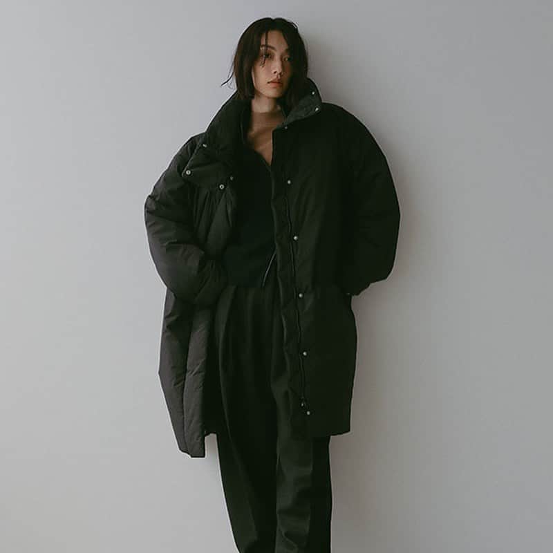 ETRÉ TOKYOさんのインスタグラム写真 - (ETRÉ TOKYOInstagram)「. New Arrival 12/7(木)19:00-  #etreスタンドネックパディングコート  Off white / Black  新作アイテムをオンラインストアにて先行公開中 プロフィールTOP のURLよりご覧ください  #etretokyo #etre #etretokyostore #newarrival #2023etreaw #エトレトウキョウ #エトレ #新作発売 #パディングコート #ロングアウター」12月4日 22時02分 - etretokyo
