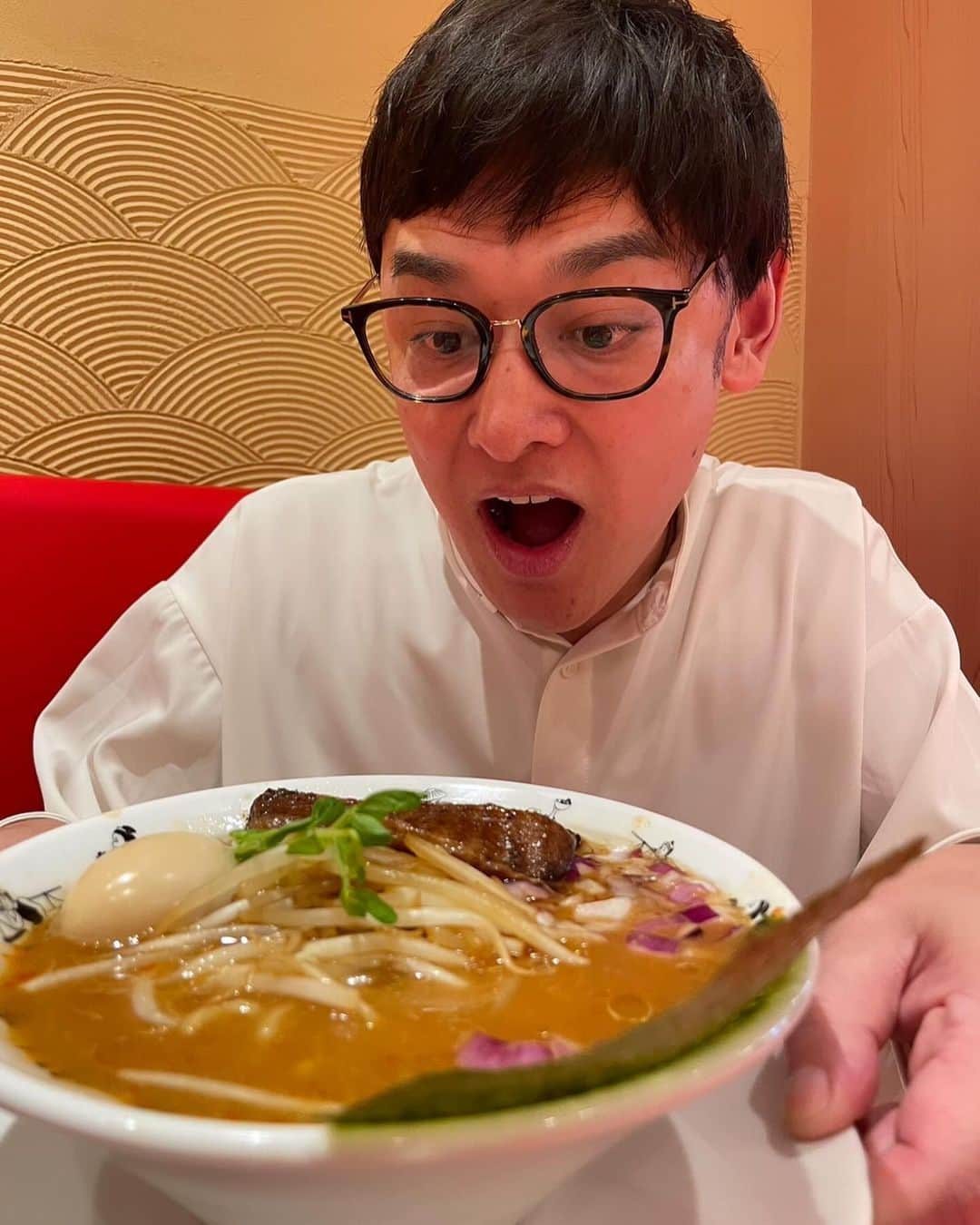 宮田麺児のインスタグラム：「misonoちゃんの 味噌ラーメン  人類みなウチのラーメン 美味しゅうございました！！  #味噌 #味噌ラーメン #misono #美味 #アメ村」