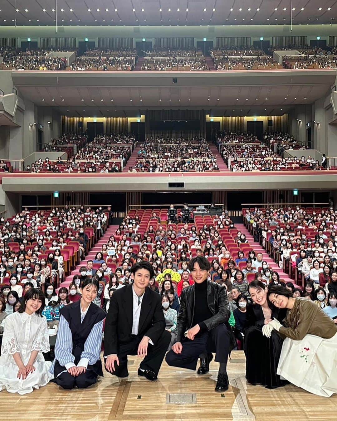 福士蒼汰さんのインスタグラム写真 - (福士蒼汰Instagram)「. 先日、大奥ファンミーティングが NHKホールで開催されました！  個性豊かな面々で楽しい時間になりました！  会場に来られた方ありがとうございました 来られなかった方も NHK総合にて 12月9日(土)午後5:30〜 12月12日（火）午前1:20〜 放送されます😊  お楽しみください！」12月4日 22時12分 - fukushi_sota_official