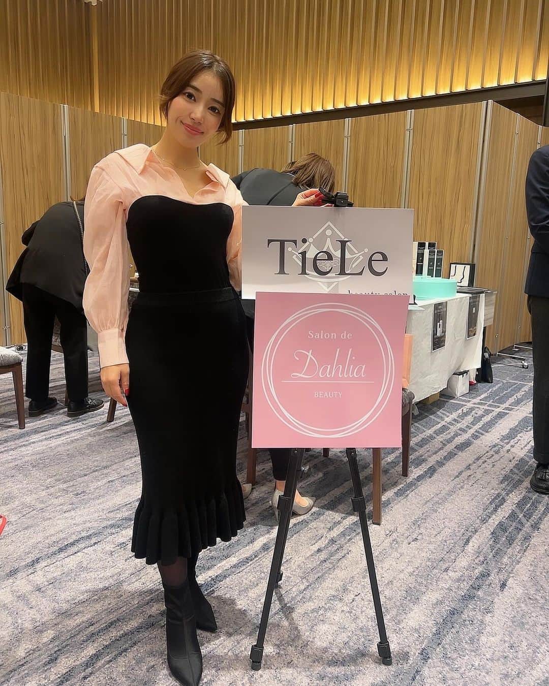 中村かなさんのインスタグラム写真 - (中村かなInstagram)「昨日は楽しみにしてたイベント♡ 体験型美容イベントへ ( @beautygala0321 )  まずは前回もお邪魔した フェイシャルエステ　TieLeさんのブースへ  今回は バストアップサロン Salon de Dahlia 　( @salon_de_dahlia_nagoya )さん と共同出展✨ 体験コーナーもあり、大盛況でした♡  フェムケアアイテムや 美容クリニックのブースもあり 美に関する体験が一度にできちゃう  豪華ゲストのトークショーに 各ブースでの体験 さらに……お土産も豪華✨ 会場はコートヤードバイマリオット 豪華なイベントでした♡  また次回も楽しみです♡  #BEAUTYGALA #ビューティーガラ #体験型美容イベント #pr #美容イベント #美容 #フェムケア #バストアップ #バスト」12月4日 22時06分 - k777pime