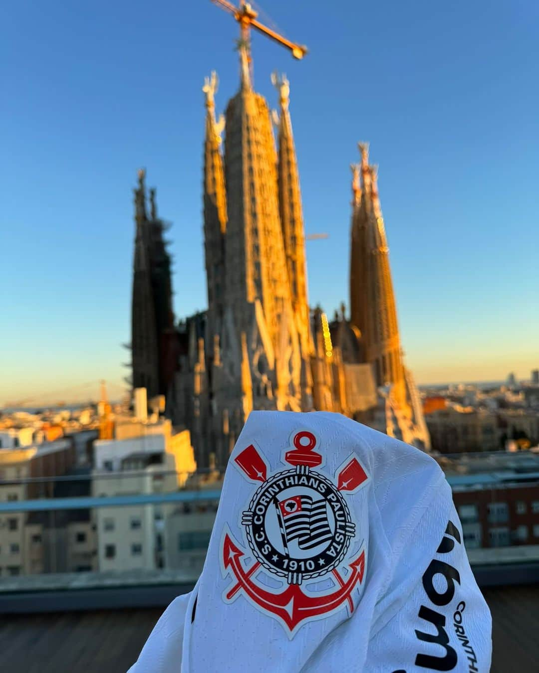 コリンチャンスのインスタグラム：「O manto do Coringão direto de Barcelona! 🇪🇸  📸 @ocorinthianonyusa  #TimãoPeloMundo #VaiCorinthians」