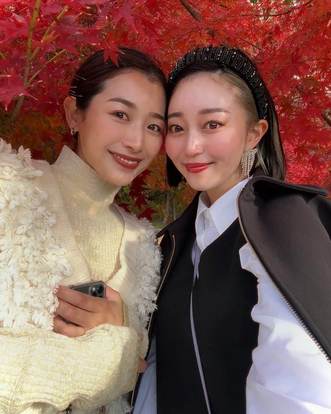 鬼辻麻衣さんのインスタグラム写真 - (鬼辻麻衣Instagram)「🍁  あんちゃんとブランチして 紅葉見にぷらっとお散歩した日🫶  京都の紅葉また見に行きたい、、🥺🍁  #紅葉　#大阪城紅葉  #asakaragoodstore」12月4日 22時08分 - kitsumai