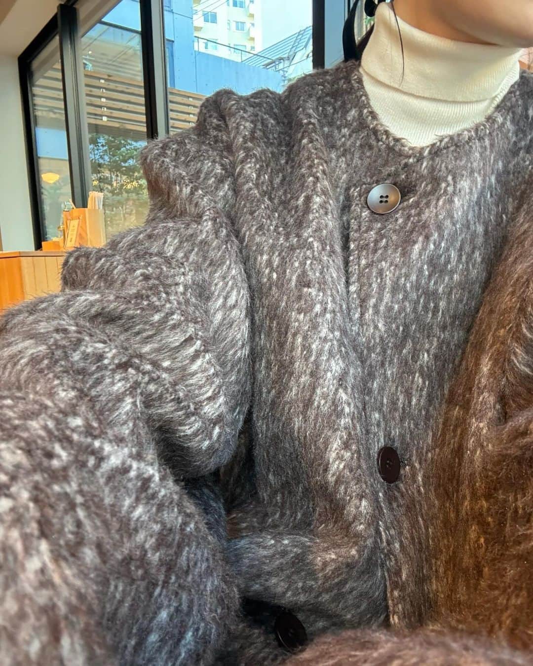 まるさんのインスタグラム写真 - (まるInstagram)「ㅤ ㅤ 新作シャギーコートが可愛すぎるんじゃあ👋 ㅤ 12月中旬に発売予定です🌛 クリスマス間に合うのでデートに是非っ🎅🎄🤎 ㅤ 153cm / FREE着用  #hinari #hinari_code #153cmコーデ #低身長コーデ」12月4日 22時09分 - marumaru1530
