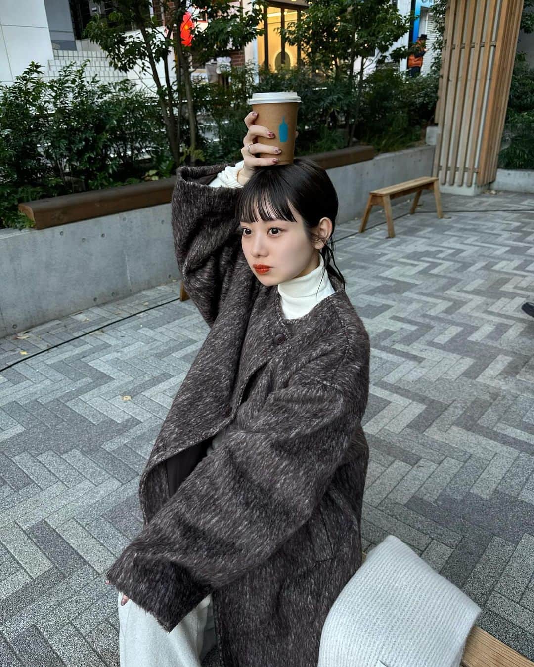 まるのインスタグラム：「ㅤ ㅤ 新作シャギーコートが可愛すぎるんじゃあ👋 ㅤ 12月中旬に発売予定です🌛 クリスマス間に合うのでデートに是非っ🎅🎄🤎 ㅤ 153cm / FREE着用  #hinari #hinari_code #153cmコーデ #低身長コーデ」