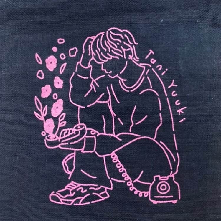 フクザワさんのインスタグラム写真 - (フクザワInstagram)「Tani Yuukiさんの『Tani Yuuki Hall Tour 2023 “kotodama”』グッズの「たにのくじ」のイラスト数点とデザインをフクザワがさせて頂きましたん！ #taniyuuki #illustration #drawing #グッズ#巾着 #缶バッジ　#とか」12月4日 22時20分 - fuku_zawa