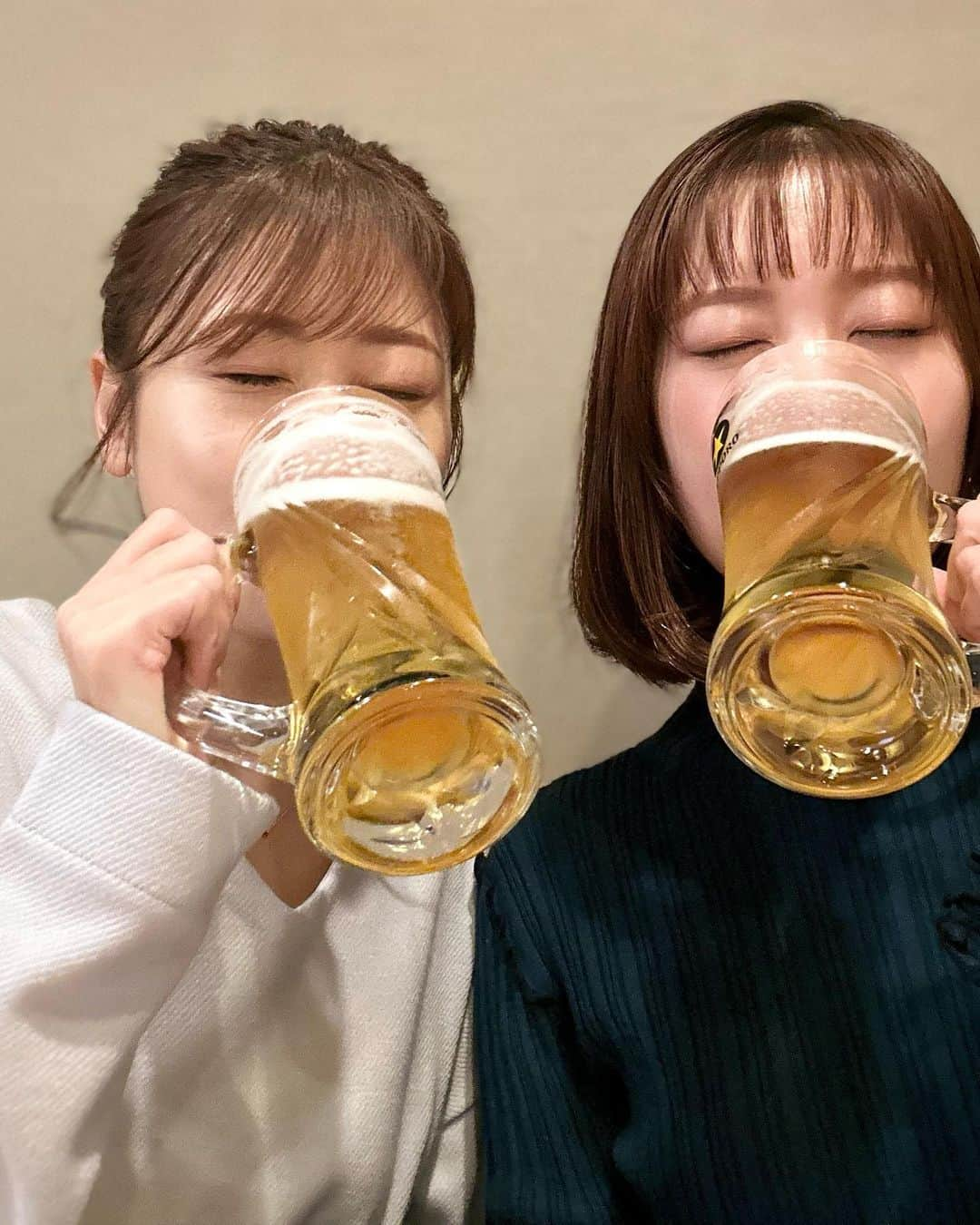 室谷香菜子さんのインスタグラム写真 - (室谷香菜子Instagram)「@hbc_misato_horiuchi と乾杯⭐︎ 大晦日放送予定の番組のロケです！ 是非見ていただきたいです☺︎  #乾杯 #師走 #大晦日 #居酒屋 #ビールで乾杯 #酒縁社会 #詳しいことはまたお知らせします」12月4日 22時13分 - hbc_muroyakanako