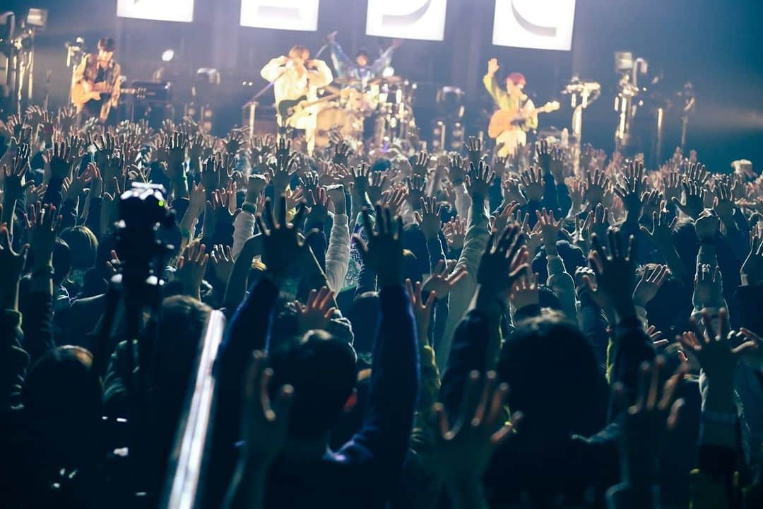 フレデリックさんのインスタグラム写真 - (フレデリックInstagram)「2023.12.3（日）Zepp Fukuoka 「FREDERHYTHM TOUR 2023-2024 " WELL 噛 ONE “」  #ミディアムレア #魔力のこもったタオル #WELL噛ONE #フレデリック #frederic #FRDC #frederhythm #フレデリズム photo by Masanori Fujikawa( @masafuji93 )」12月4日 22時14分 - frederigram