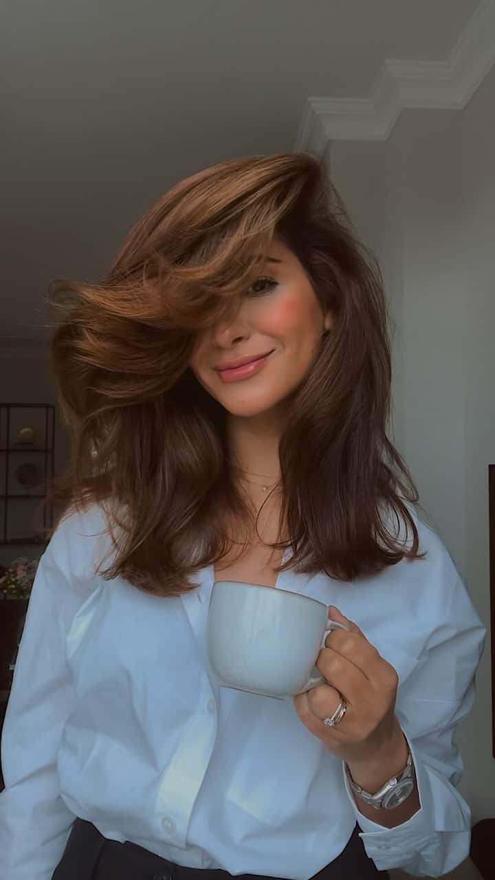 Sarah Angiusのインスタグラム：「Monday again☕️」