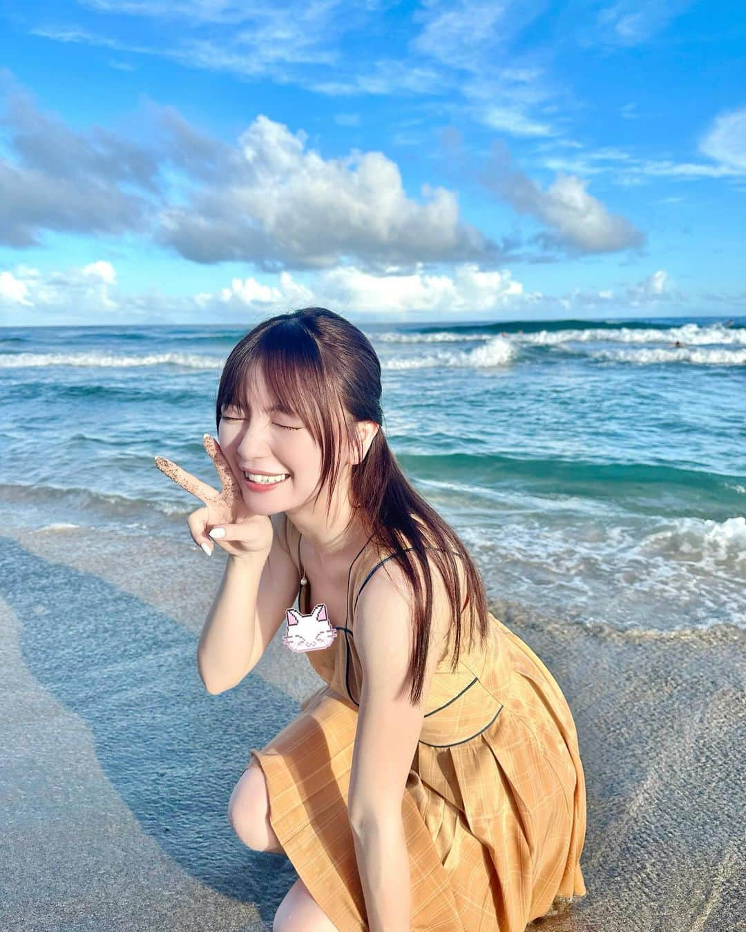 廣川奈々聖のインスタグラム：「海撮影、楽しかったな〜 🩵🪽 ⁡ ⁡ このワンピースも新鮮でお気に入りだったし 空があまりにも綺麗すぎたよ〜🐈💭 ; ; ❤︎ ⁡  ⁡ ⁡#静岡 #下田 #吉佐見 #女子旅 #カレンダー撮影 #わーすたカレンダーbook #shizuoka #japantrip #shootouts📷」