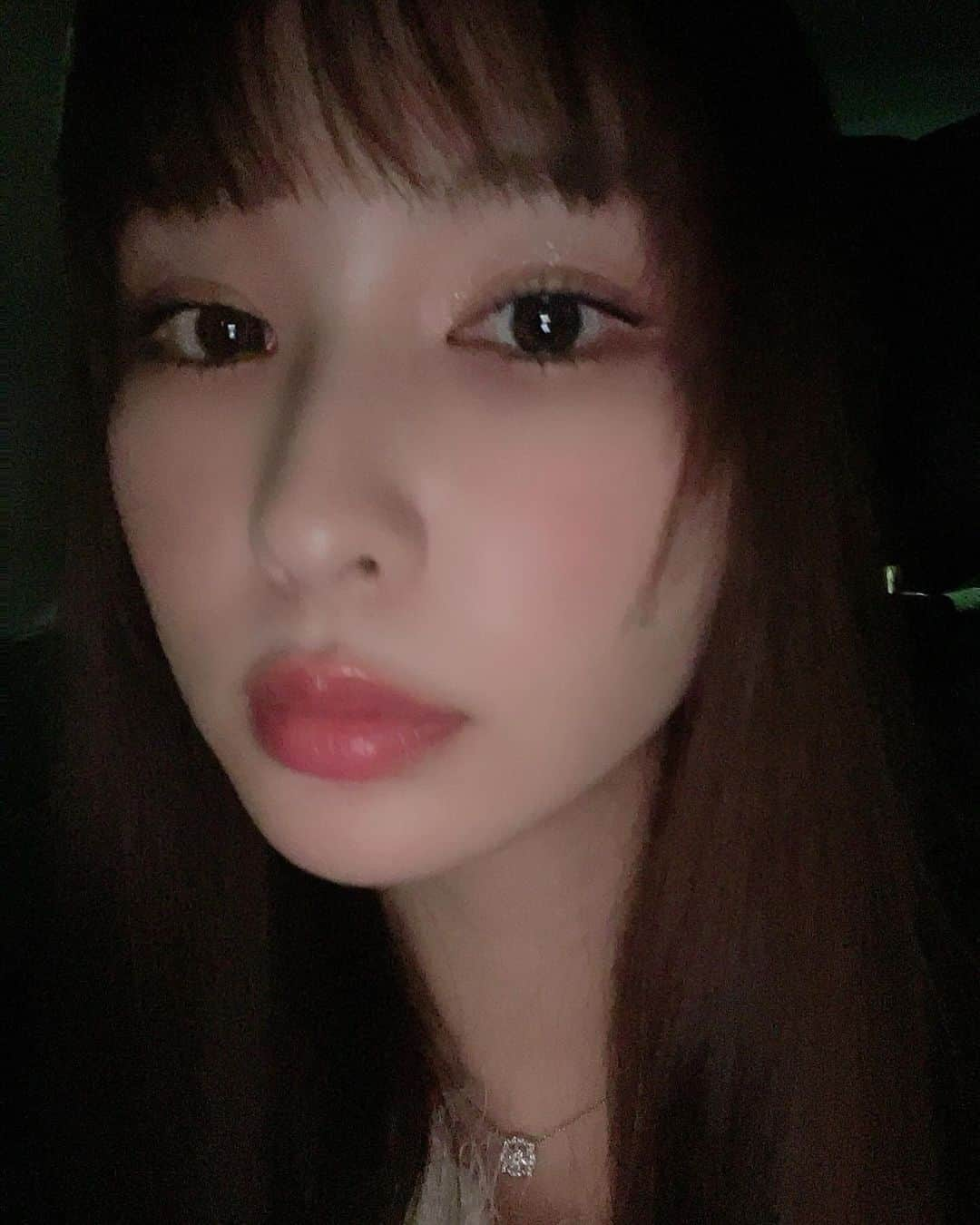 椎名美月さんのインスタグラム写真 - (椎名美月Instagram)「🌍🌹」12月4日 22時16分 - mizkiss