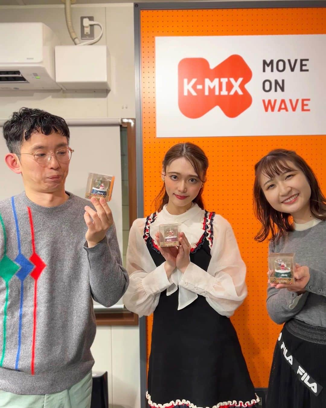 天玲美音のインスタグラム：「MOVE ONありがどうございました！ 美音サンタからのプレゼント🎁✨お揃いスノードーム 楽しかったです！！ 楽しい時間はあっという間😳🎄🫧 また、みなさんにお会いできる日を楽しみにしております☺️  #天玲美音」