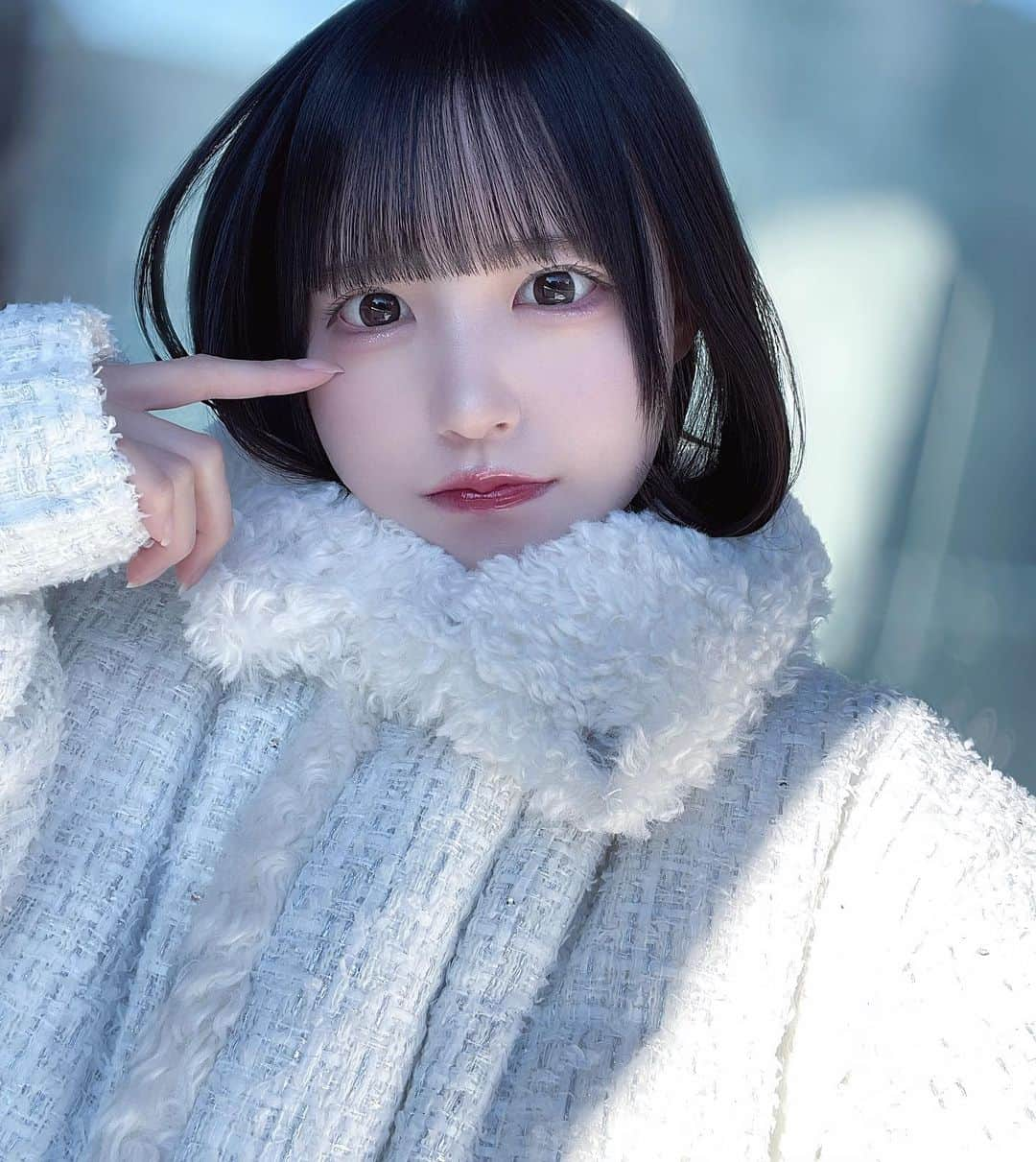 真城里帆さんのインスタグラム写真 - (真城里帆Instagram)「⛄️  ．  ．  ．  #ボブ #黒髪ボブ」12月4日 22時42分 - riho_nonfic